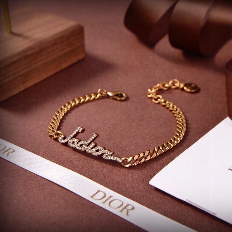 chr1st1an D10r bracelets